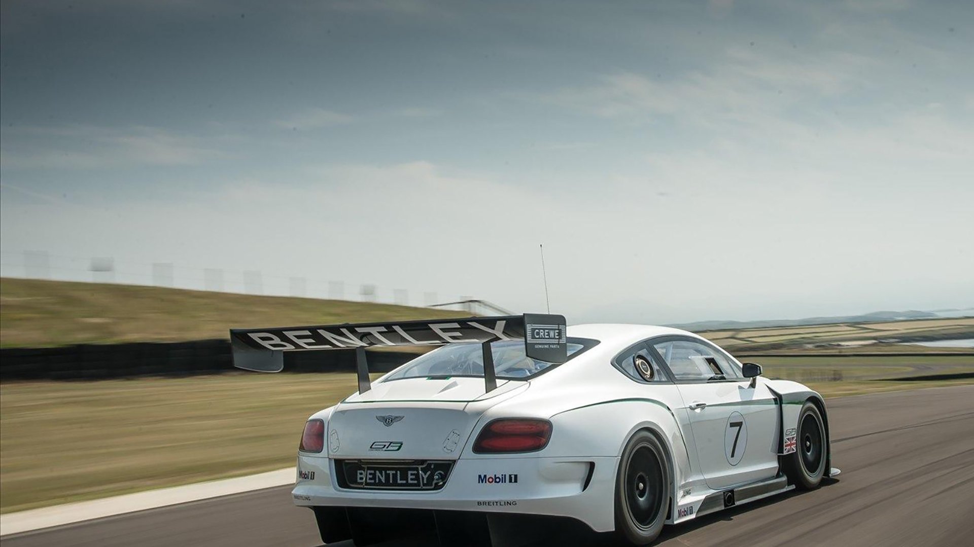 开云入口-国足战术多样化促进比赛观赏性，国足战术风格