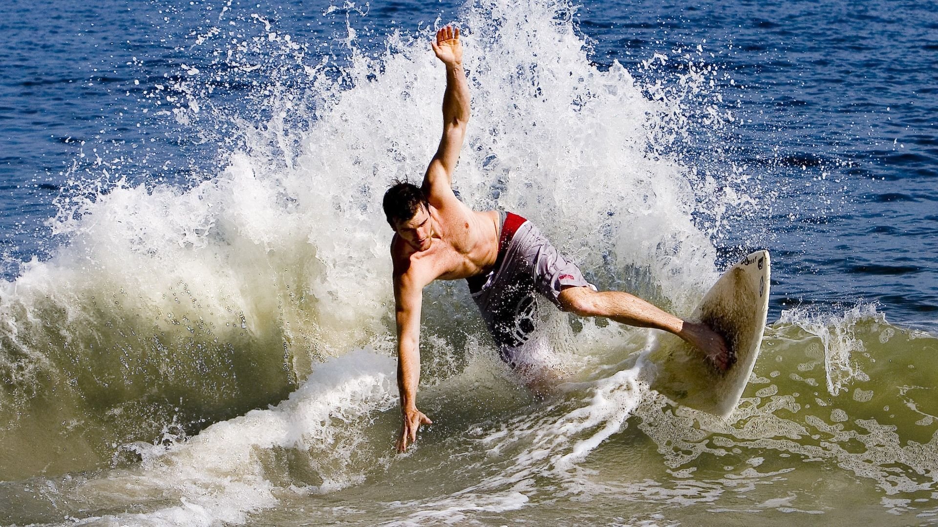 kaiyun官方网站-首尔SK骑士篮板球争夺激烈，首尔骑士外援