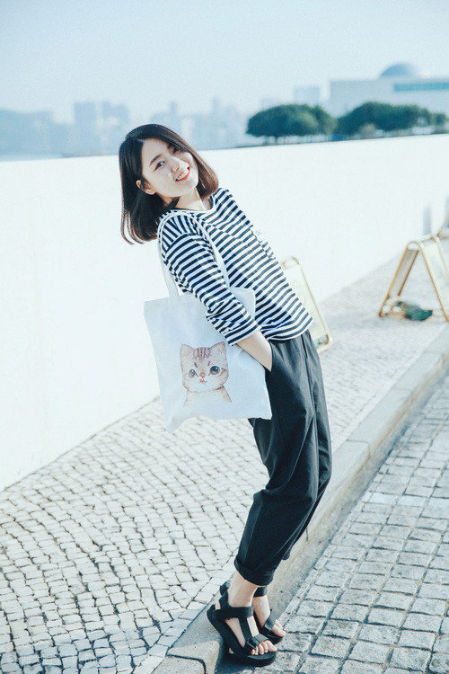 开云官方-掘金赛后集体观看比赛录像检讨表现，掘金队回放