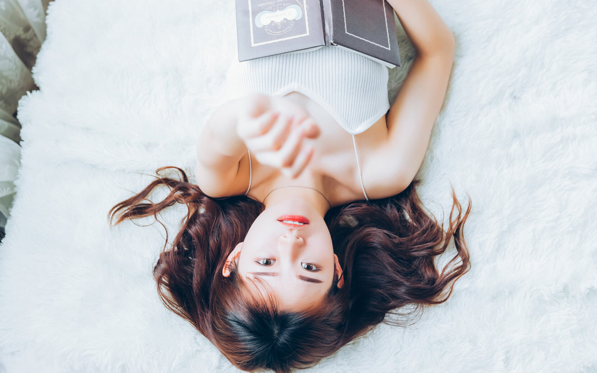 kaiyun体育app-莫莉·奥卡拉汉冲线瞬间引爆现场，奥斯卡莫利亚